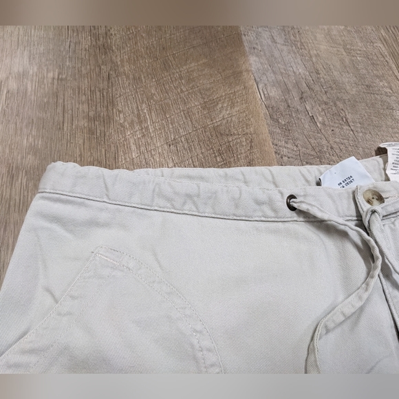 Columbia Light Khaki Cargo Capris Size Medium - Picture 8 of 11